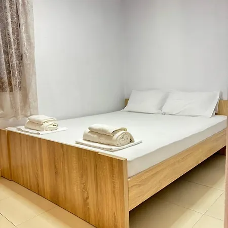 Apartament Garden Haven 100m From The Sea