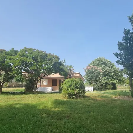 Garden Haven 100m From The Sea Apartament