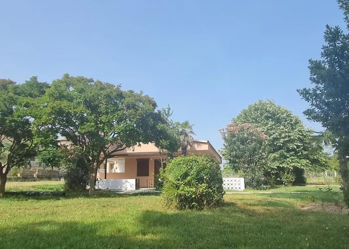 Garden Haven 100m From The Sea Apartament